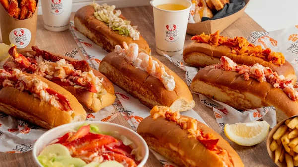 Mason's Famous Lobster Roll - Via Torino