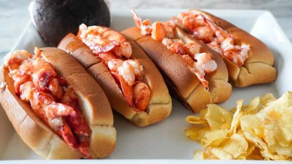 Mason's Famous Lobster Roll - Via Torino