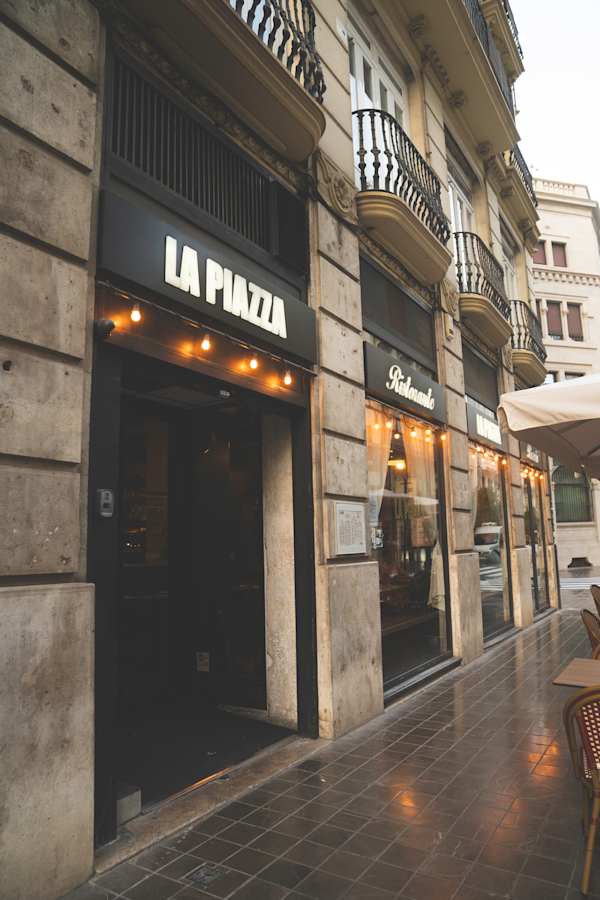 La Piazza Correos