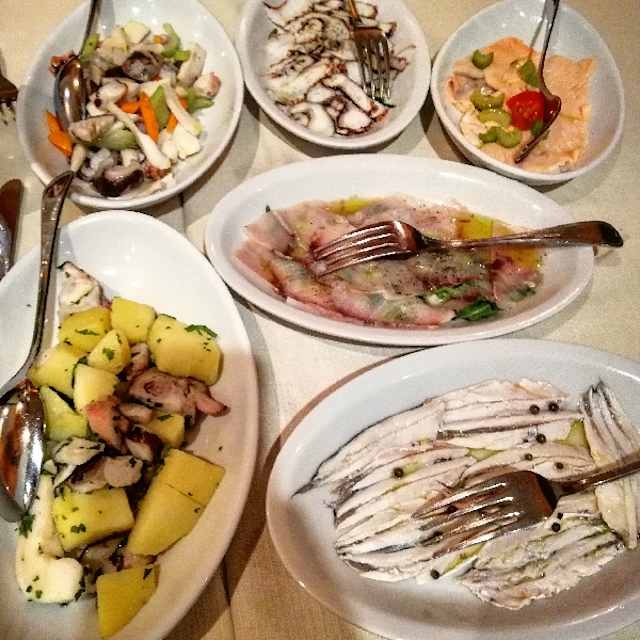 Antipasti misti di pesce