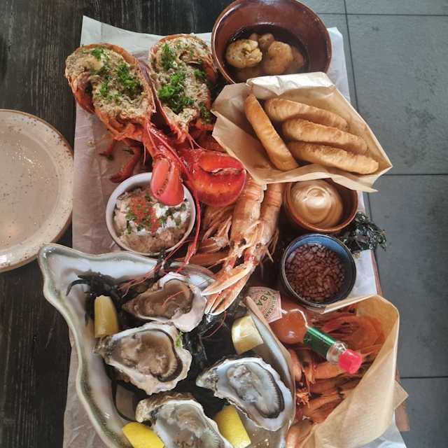 RÅ i Sundsvall - Restaurangens meny, öppettider, bokning, recensioner ...