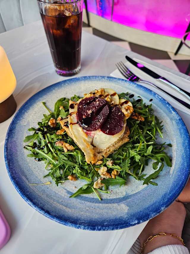 Cosmopolitan i Göteborg - Restaurangens meny, öppettider, bokning ...