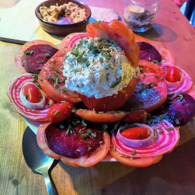 Tomates betteraves et burrata