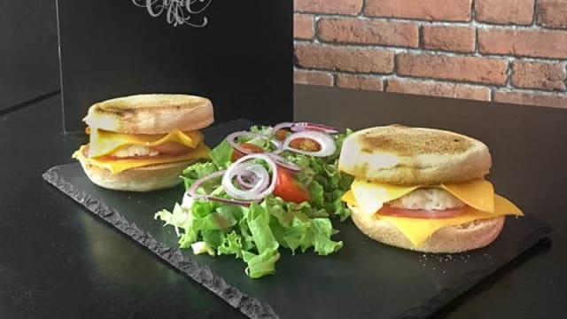 Egg muffin bacon