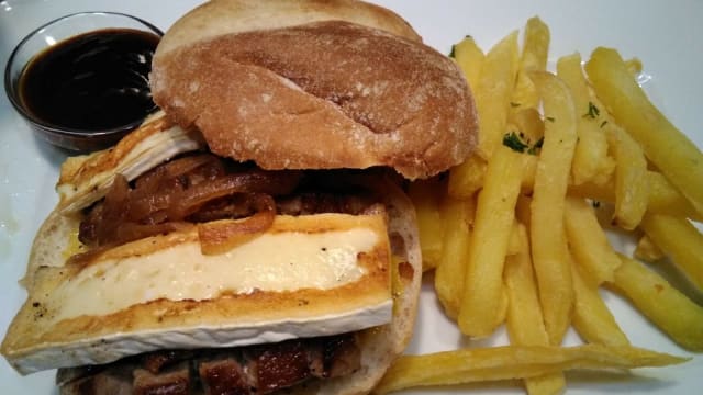 HAMBURGUESA DE SECRETO