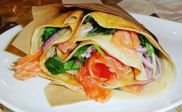 Blini con salmone e avocado