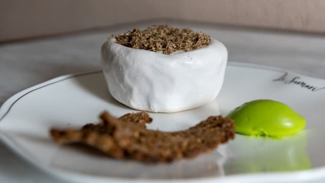 Baccalà mantecato e patate con tartufo e crostino con burro al prezzemolo