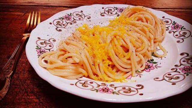 Spaghetti ubriachi al sangiovese con bottarga di gallina