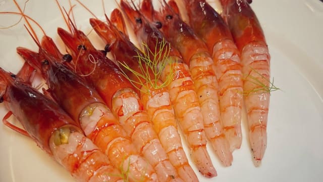 crudo di gamberi viola