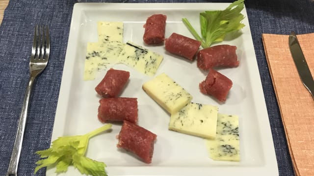 Salsiccia tipo Bra con toma piemontese