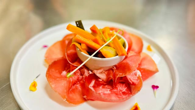 Culatello con giardiniera di verdure