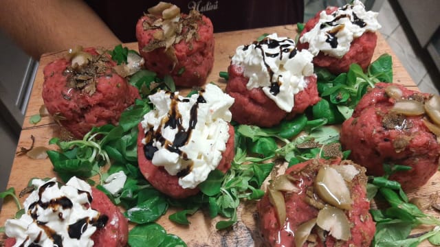 Tartare con burrata e tartufo