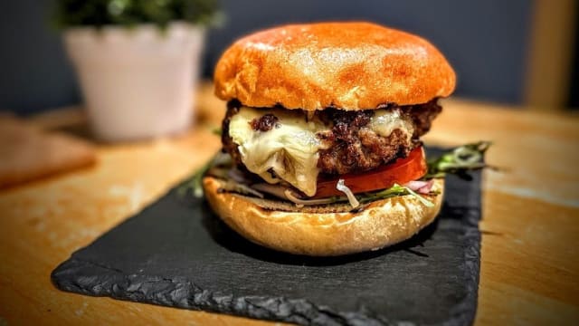 Bisley House Bar & Grill, Stroud