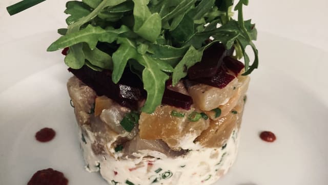 Tartare de féra fumé au chèvre 
