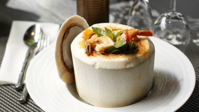 Crevettes au curry rouge et lait de coco