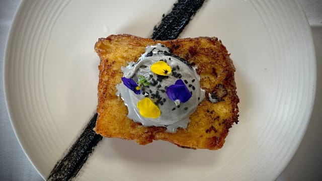 Brioche façon pain perdue, glace au sésame 