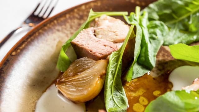 Agnello, scamorza, bietolina e cipolla caramellata