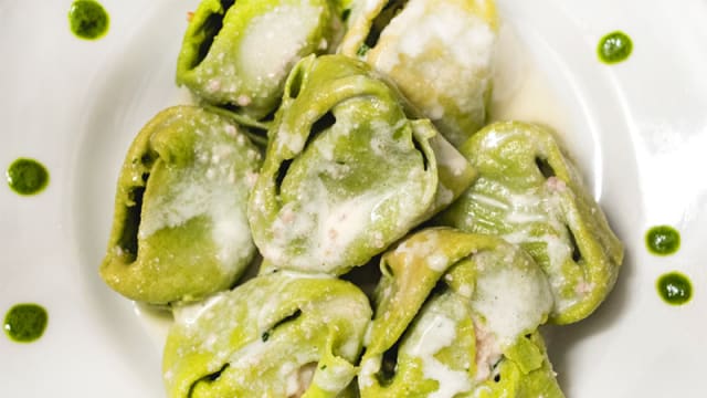 Balanzoni di mortadella con fonduta di parmigiano 24mesi