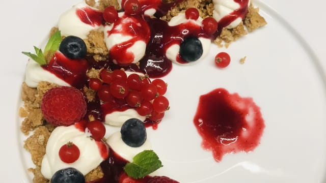 Cheese cake scomposta ai frutti di bosco
