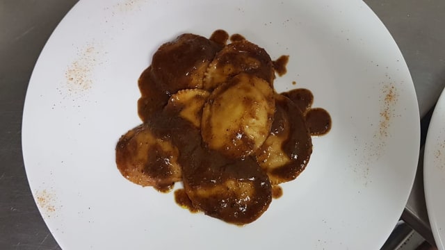 medaglioni di stracotto in  sua salsa 
