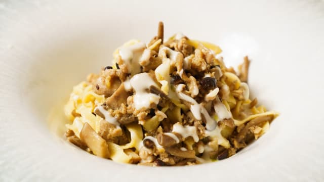 Fettuccine al ragù bianco di cortile