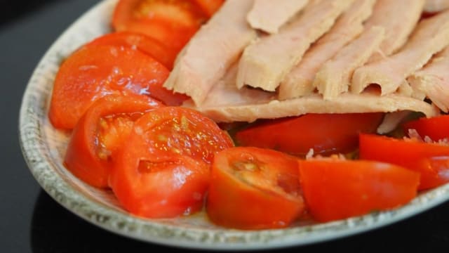 Ensalada de tomate con ventresca