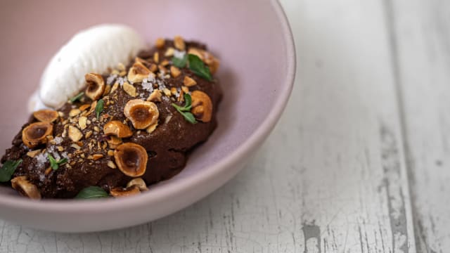 Mousse de Chocolate Hortelã e sorbet de Coco