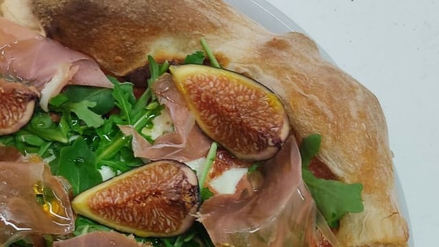 Special Pizza - Black Figs, Parma Ham and Argula
