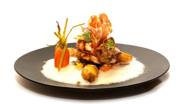 Filet de veau roti et coppa grillée, lait mousseux de Tonka