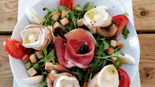 Salade chèvre chaud