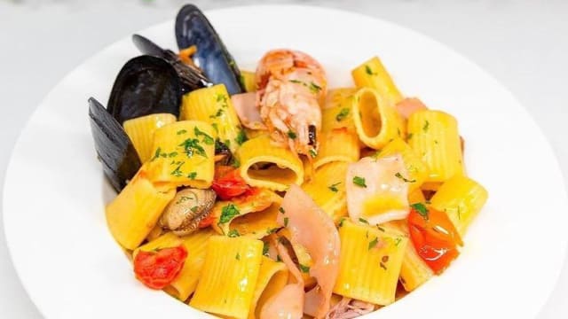 Mezze maniche allo scoglio 