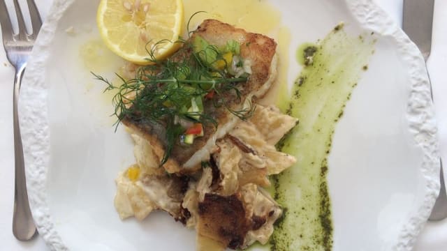 Filet de St Pierre Sauce Vierge