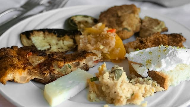 misto di frittate e formaggi