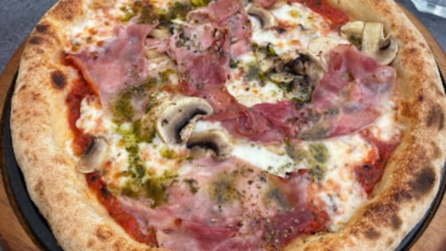 Pizza Regina