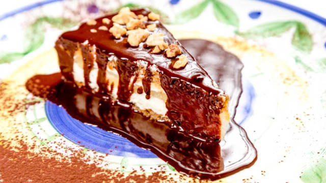 torta ricotta e pere con cioccolata di Modica fusa