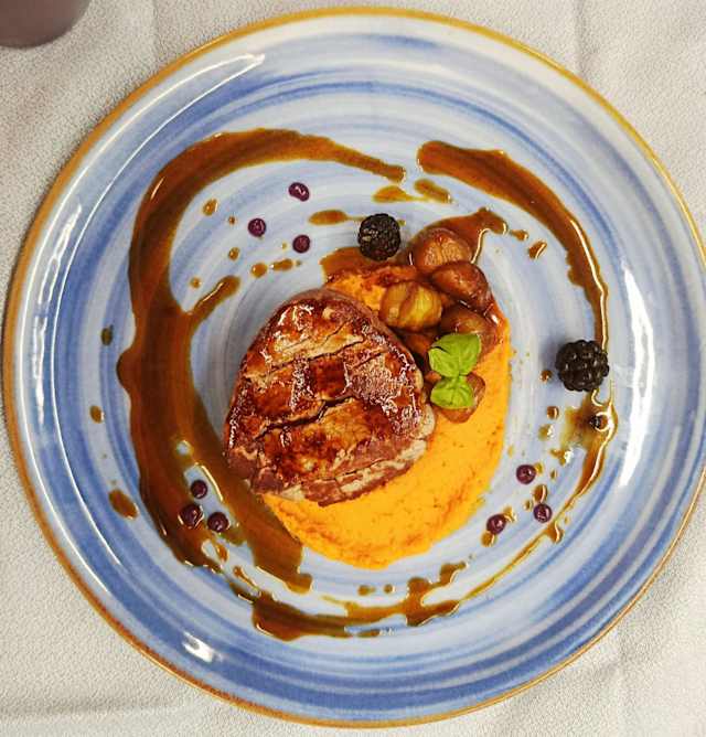 Filetto di bovino Garronese con castagne* al vino Ligure e purea di patata dolce Americana