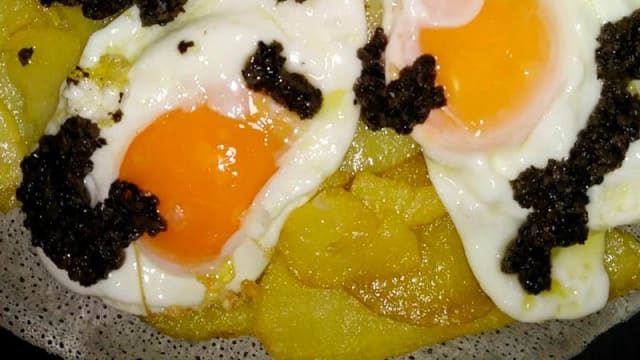 Huevos sin romper con trufa