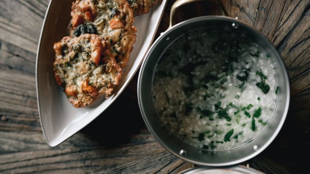 Pataniscas de legumes da horta com arroz de coentros malandrinho 