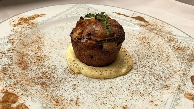 noi prepariamo il tuo dessert con le nostre mani: tortino di mela 🍎 con crema inglese (apple and cinnamon pie on custard)