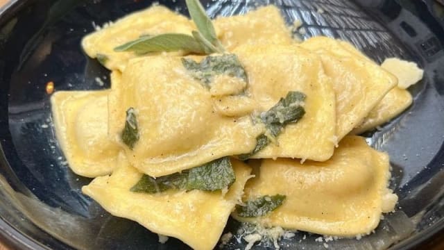 Ravioli Ricotta e Spinaci Burro Salvia 