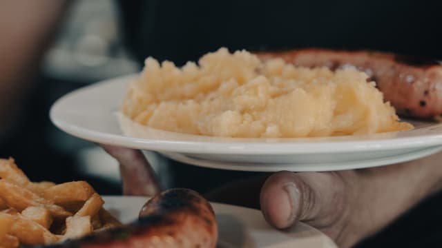 Saucisse chablisienne maison Colin, écrasé de pommes de terre