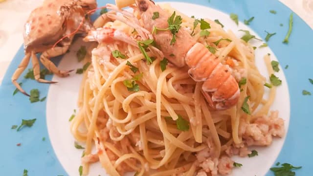 Linguine alla polpa di granchio,scampi e gamberetti