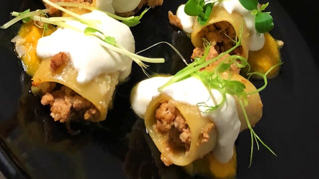 Paccheri al ragù di patanegra e caciocavallo