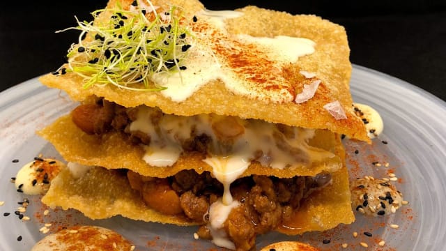 Lasaña de ternera en masa wantón