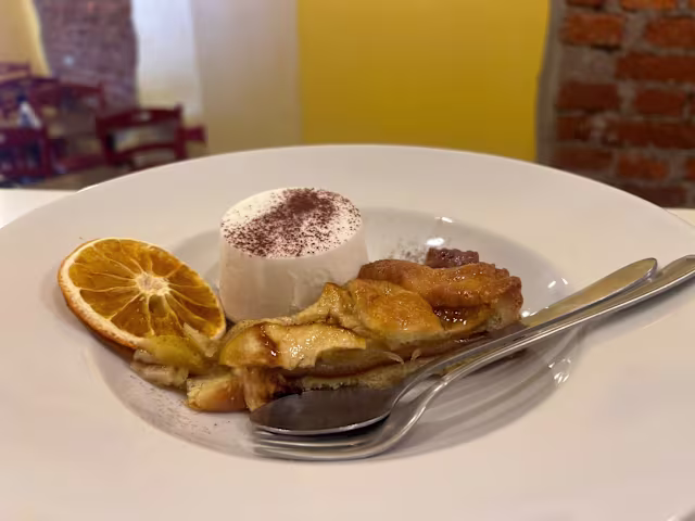 Torta di mele tiepida con gelato