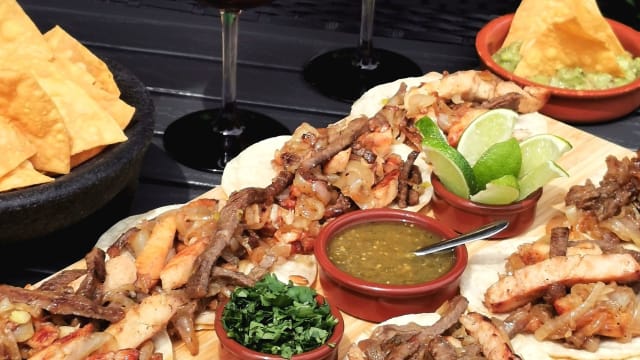 Tacos y margaritas que mas puedes pedir?