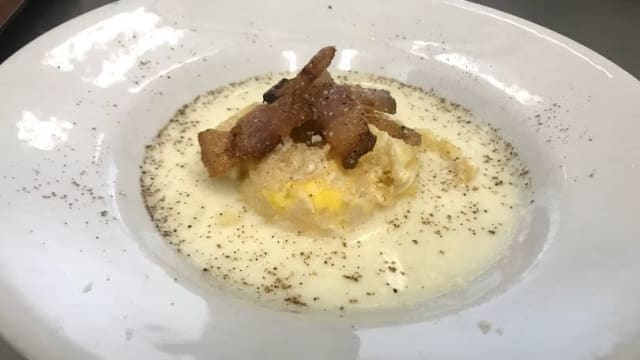 Uovo cotto a bassa temperatura alla carbonara