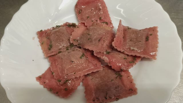 Ravioli di speck con burro e salvia 