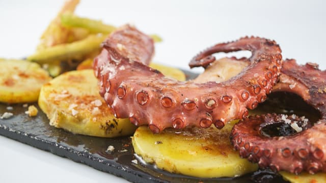 Pulpo a la brasa