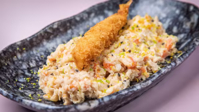 ensaladilla citrica con mayonesa de gambas